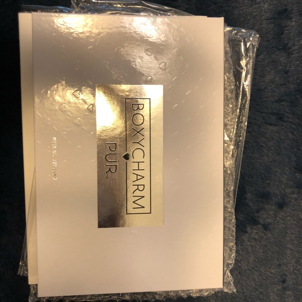 Pur eyeshadow pallet from boxy charm